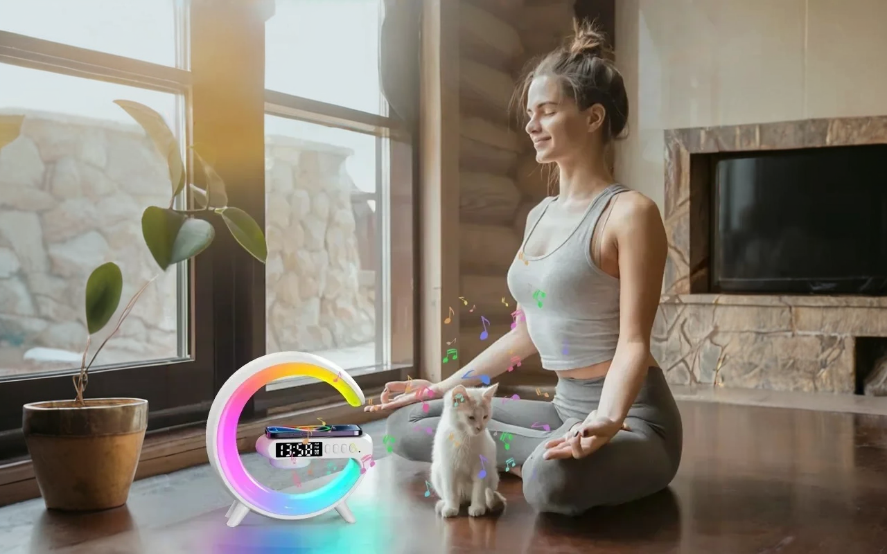 Regalo Perfecto: Bocina con cargador Inalámbrico y Luz RGB