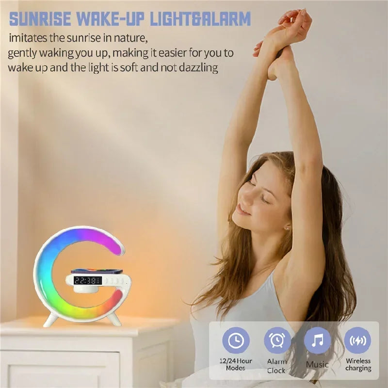 Base de Carga Inalámbrica Multifuncional 6 en 1 – Con Luz RGB, Reloj Alarma y Bocina